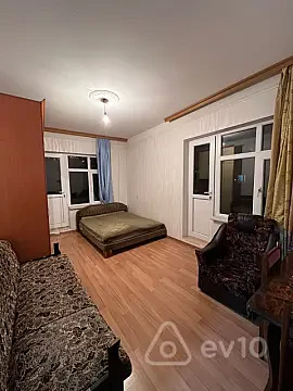 Kirayə verilir 1 otaqlı köhnə tikili 45 m² — Bakı, Binəqədi 1 otaq 45.00 m²