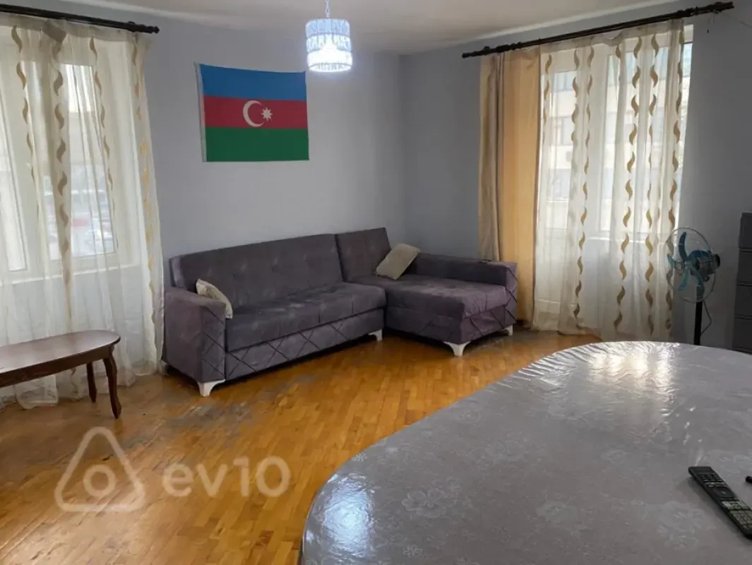 Kirayə verilir 1 otaqlı köhnə tikili 55 m²