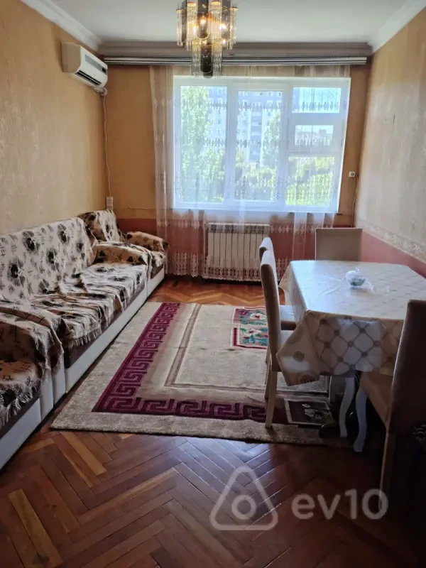 Kirayə verilir 2 otaqlı köhnə tikili 59 m²