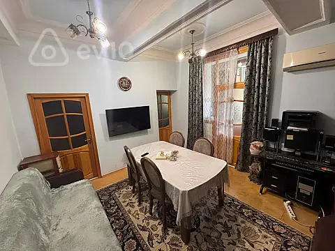 Kirayə verilir 2 otaqlı köhnə tikili 50 m² — Bakı, Nizami 2 otaq 50.00 m²