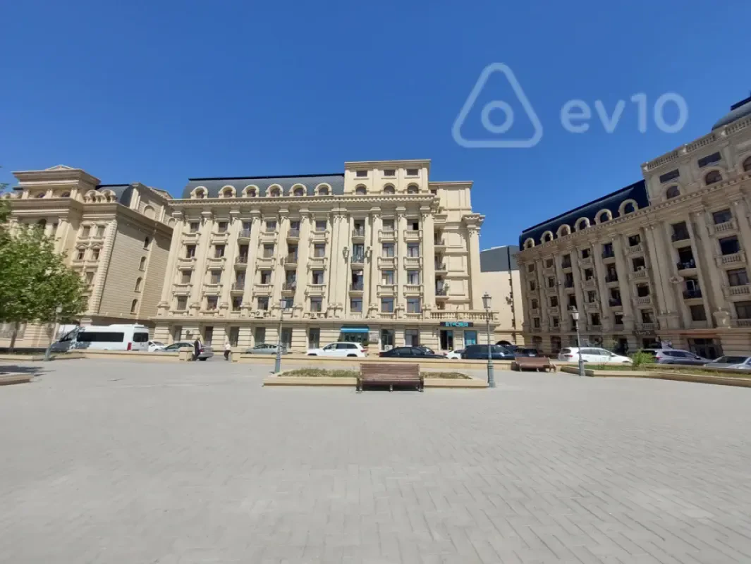 Satılır 7 otaqlı yeni tikili 210 m²