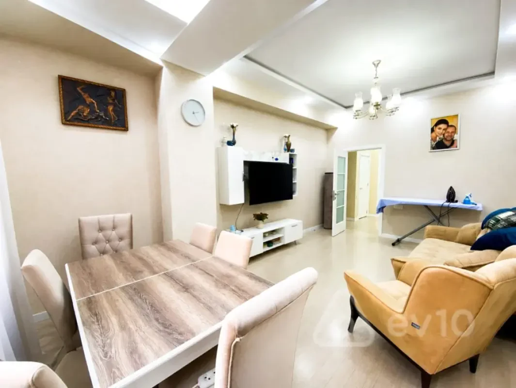 Satılır 3 otaqlı yeni tikili 115 m²