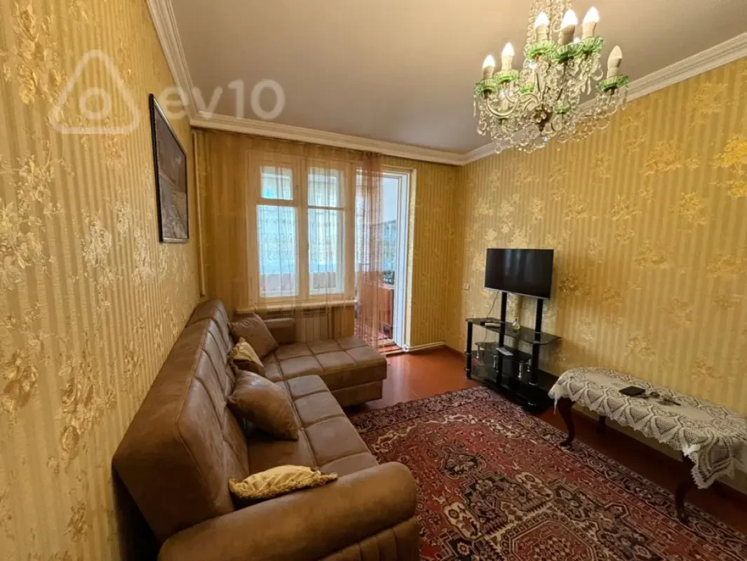 Kirayə verilir 2 otaqlı köhnə tikili 50 m²