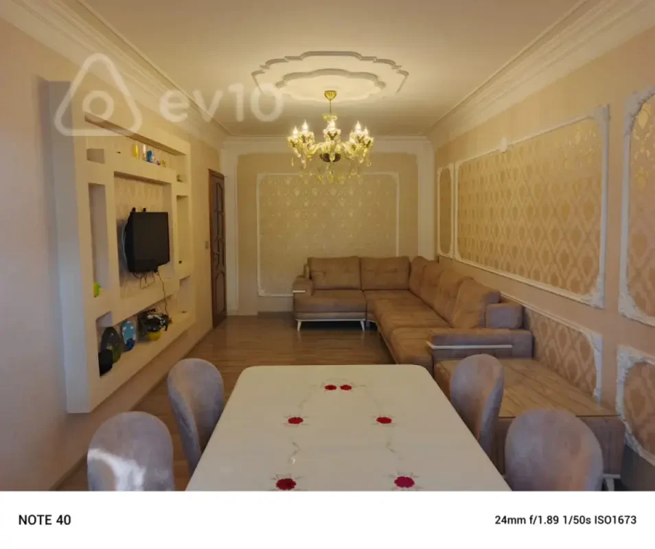Satılır 4 otaqlı köhnə tikili 100 m²