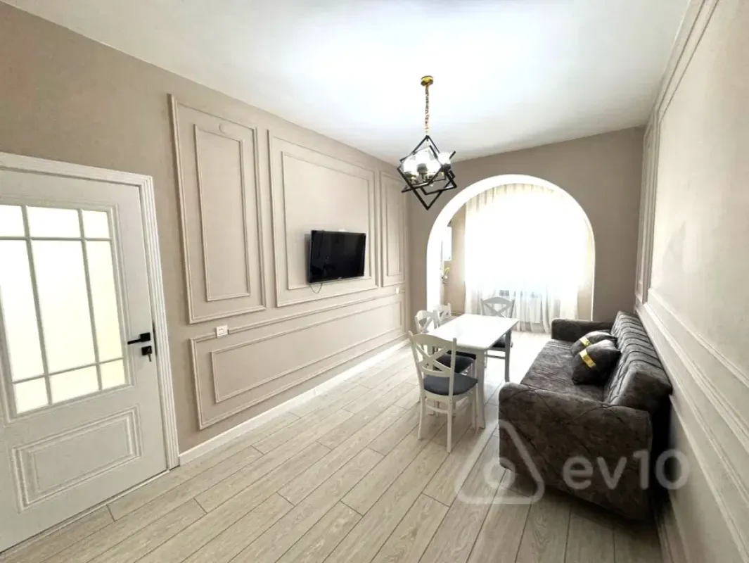 Kirayə verilir 2 otaqlı köhnə tikili 70 m²