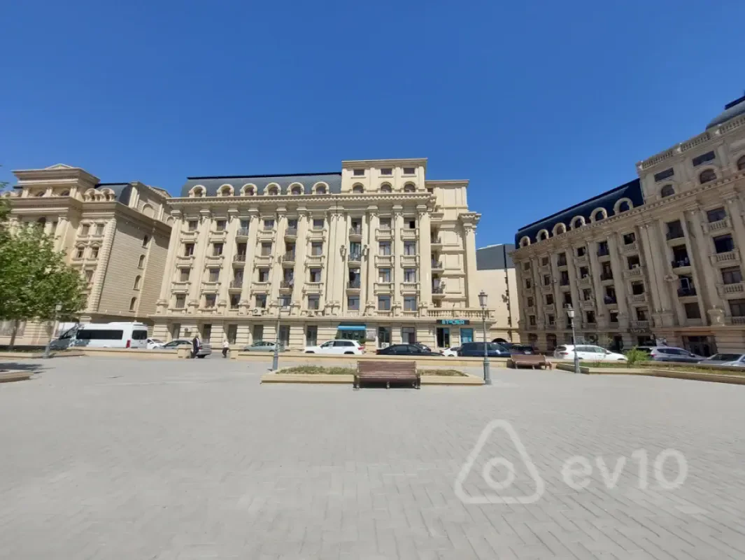 Satılır 4 otaqlı yeni tikili 137 m²