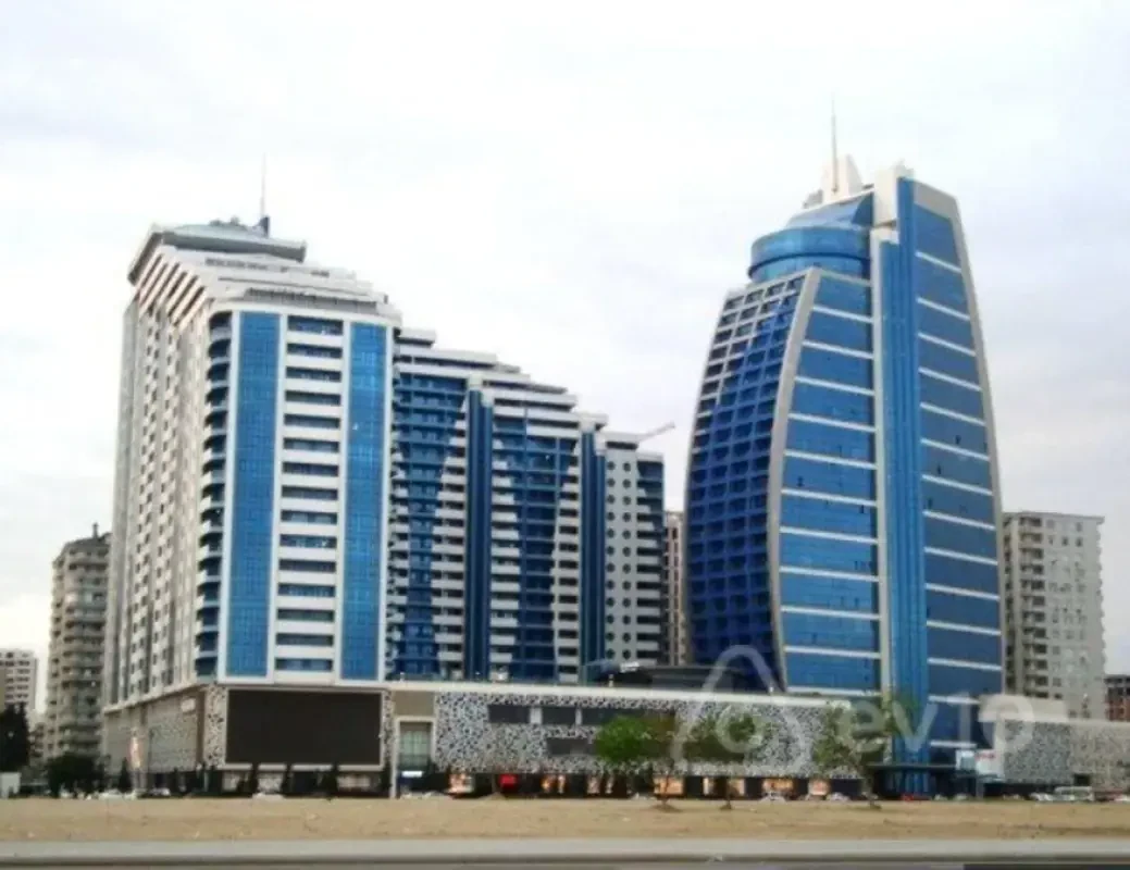 Kirayə verilir 3 otaqlı yeni tikili 190 m²
