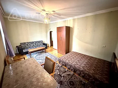 Kirayə verilir 1 otaqlı köhnə tikili 35 m² — Bakı, Nizami 1 otaq 35.00 m²