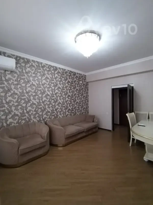 Kirayə verilir 2 otaqlı yeni tikili 65 m²