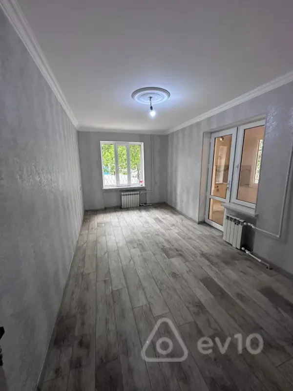 Satılır 3 otaqlı köhnə tikili 60 m²