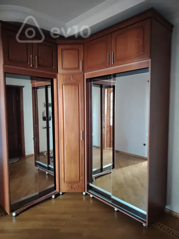 Kirayə verilir 4 otaqlı yeni tikili 153 m²