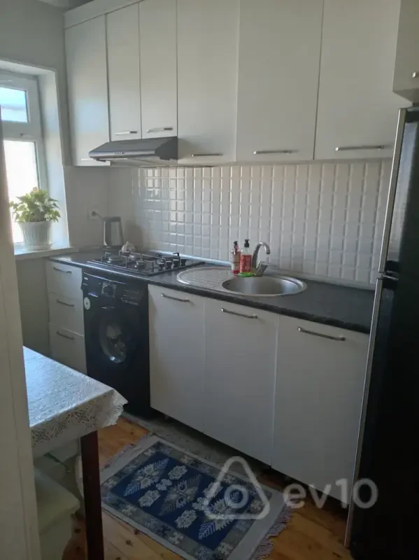 Satılır 2 otaqlı həyət evi 58 m²