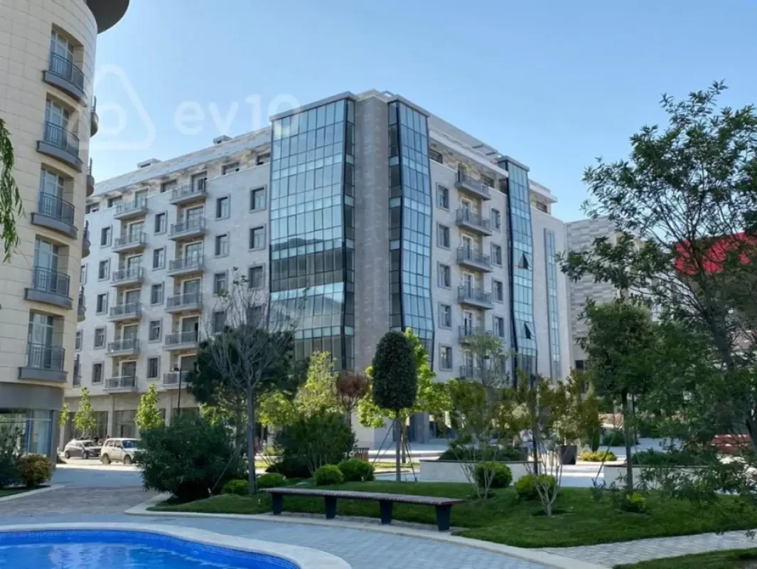 Kirayə verilir 3 otaqlı yeni tikili 120 m²