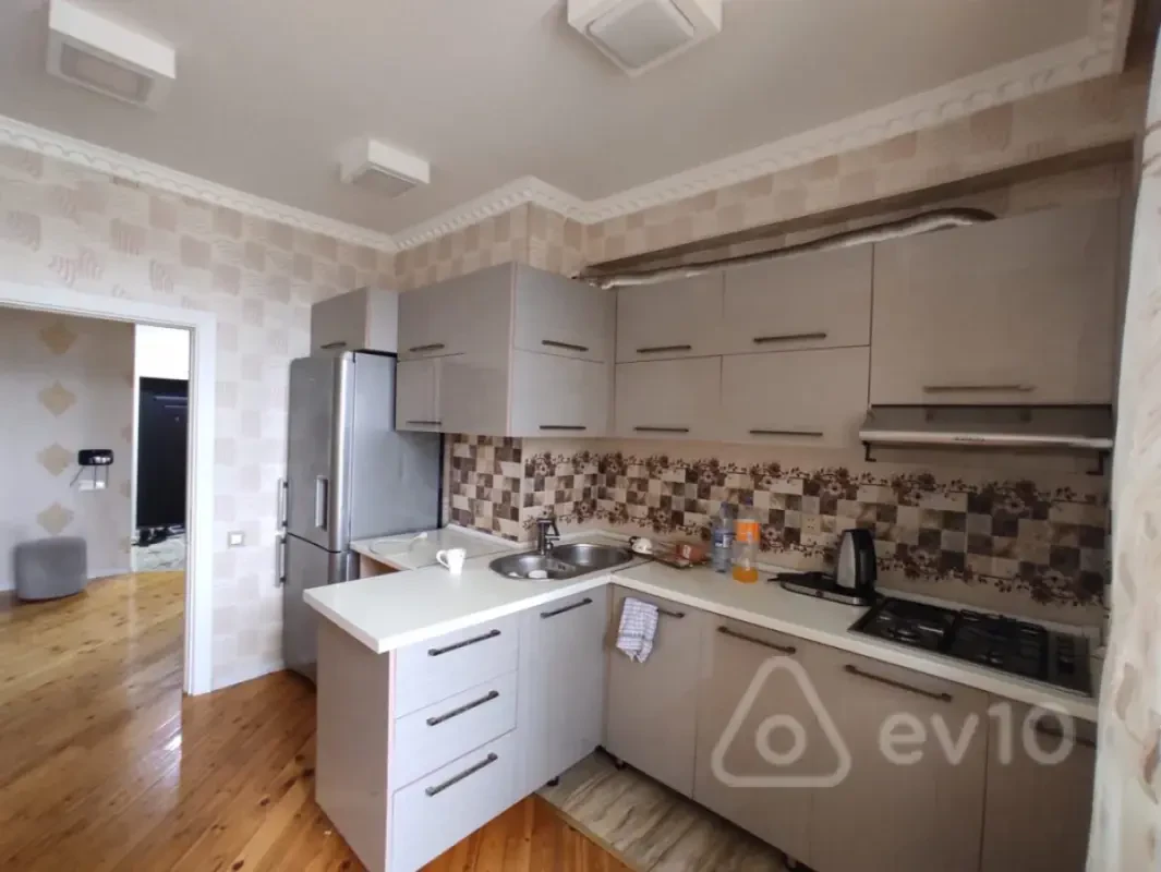 Kirayə verilir 3 otaqlı yeni tikili 90 m²