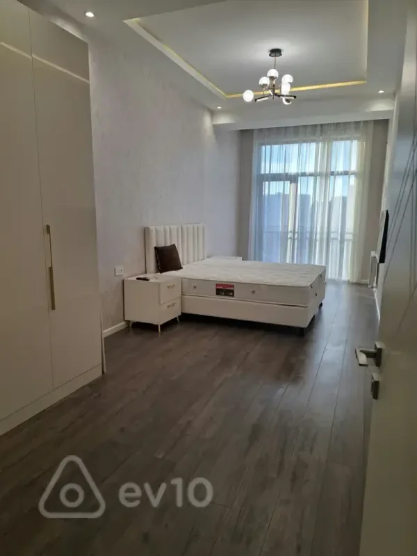 Kirayə verilir 2 otaqlı yeni tikili 72 m²