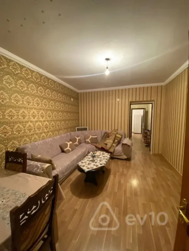 Kirayə verilir 2 otaqlı köhnə tikili 40 m²