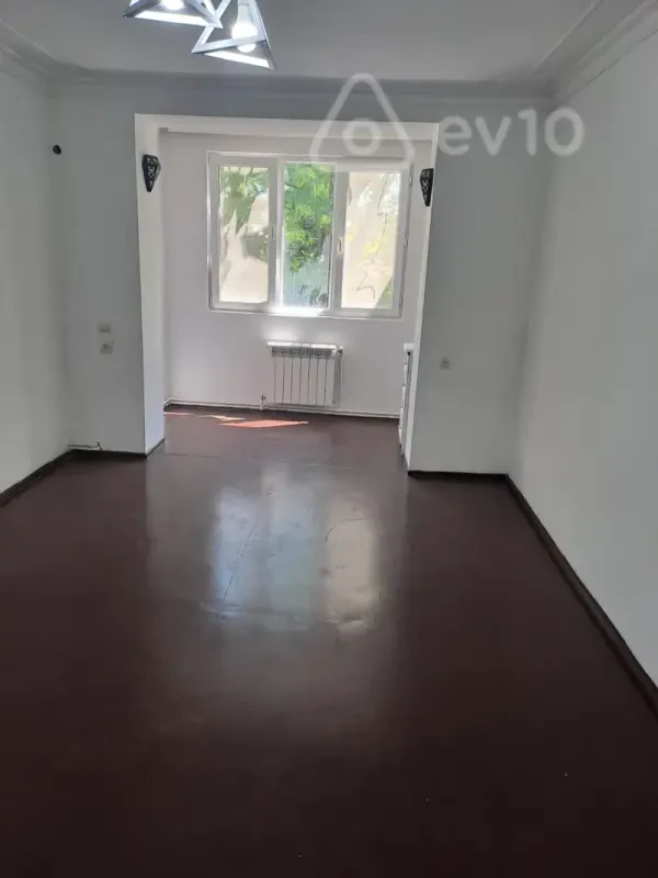 Kirayə verilir 2 otaqlı köhnə tikili 60 m²