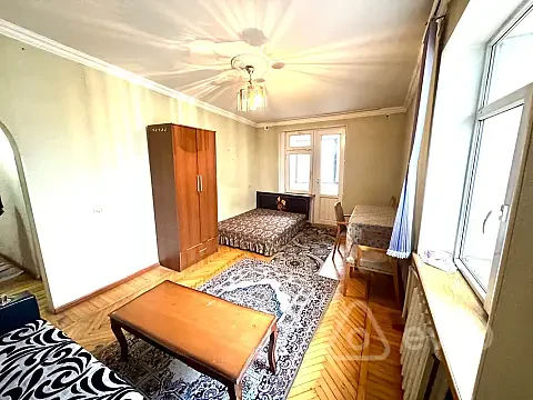 Kirayə verilir 1 otaqlı köhnə tikili 45 m² — Bakı, Yasamal 1 otaq 45.00 m²