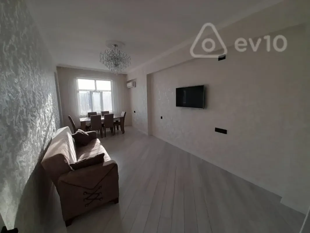 Kirayə verilir 2 otaqlı yeni tikili 80 m²