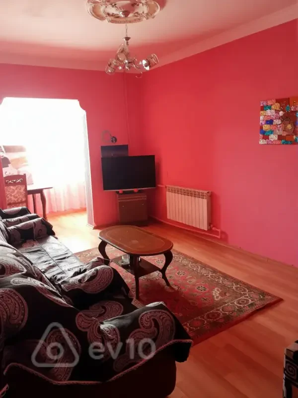 Kirayə verilir 2 otaqlı köhnə tikili 55 m²