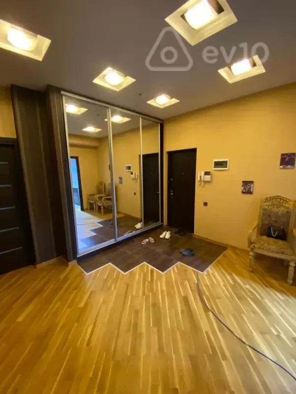 Kirayə verilir 2 otaqlı yeni tikili 98 m²