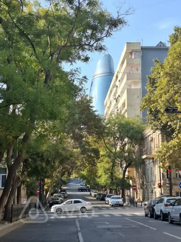 Satılır 6 otaqlı yeni tikili 200 m²