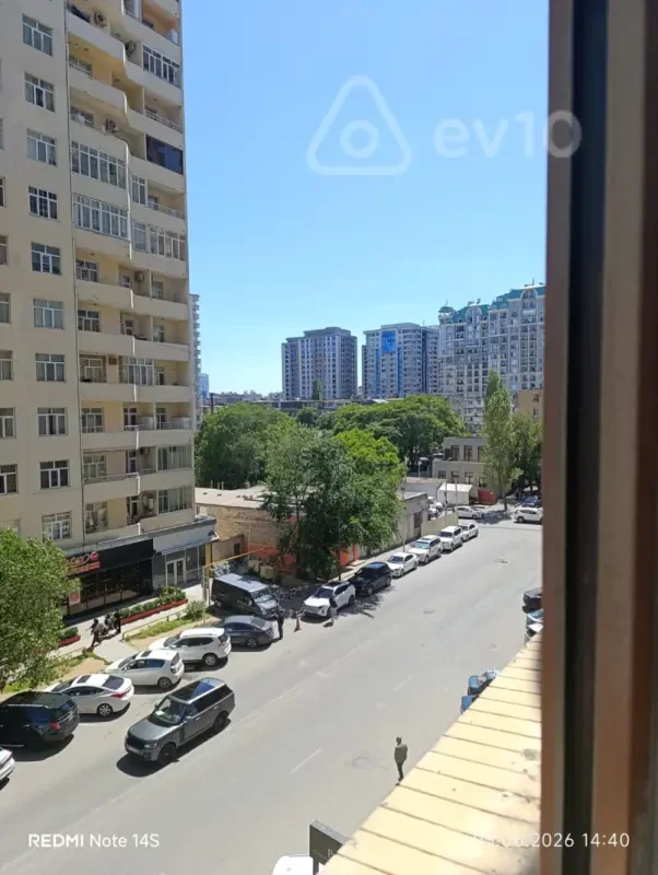 Satılır 4 otaqlı yeni tikili 182000 m²