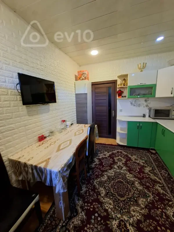 Satılır 6 otaqlı həyət evi 100 m²