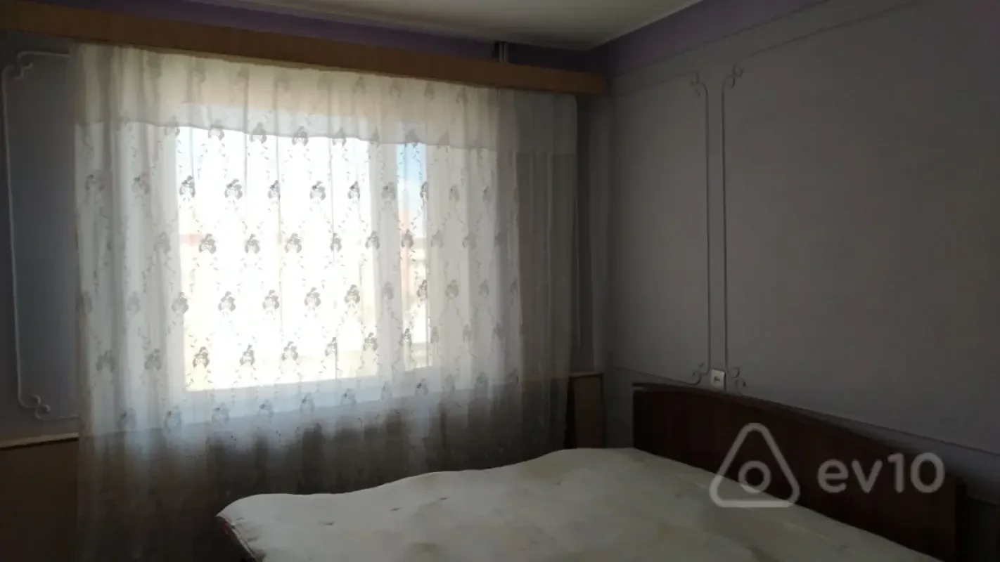 Kirayə verilir 3 otaqlı köhnə tikili 79 m²