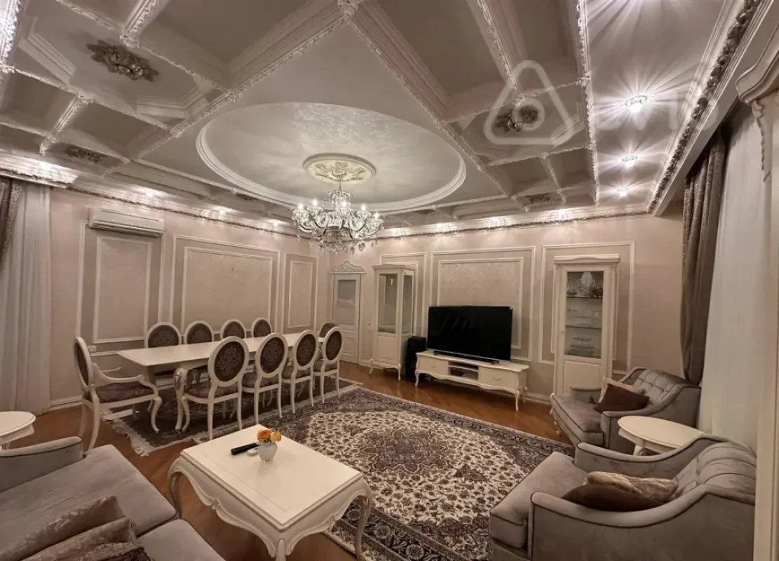Satılır 3 otaqlı yeni tikili 130 m²