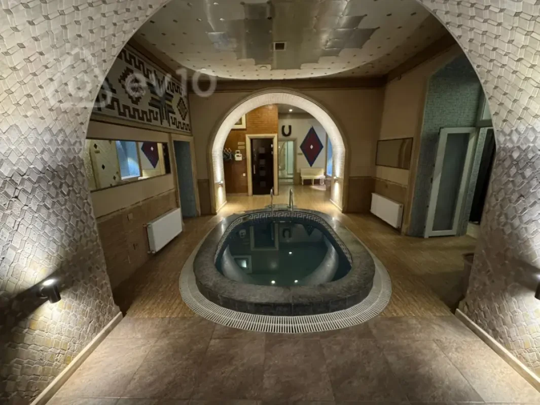 Satılır mənzil 230 m²