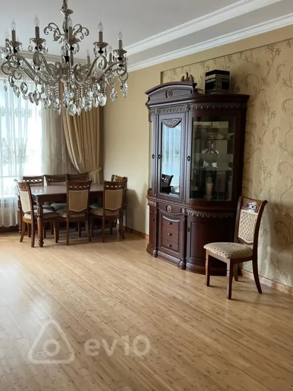 Kirayə verilir 3 otaqlı yeni tikili 136 m²