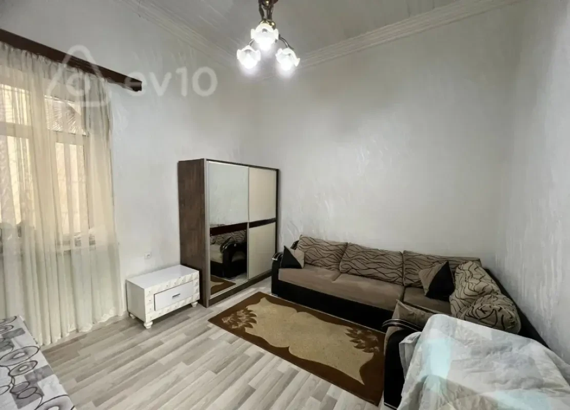 Kirayə verilir 2 otaqlı köhnə tikili 52 m²