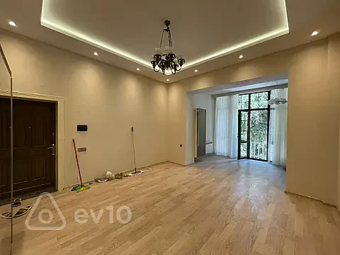 Satılır 3 otaqlı köhnə tikili 110 m² — Bakı, Səbail 3 otaq 110.00 m²