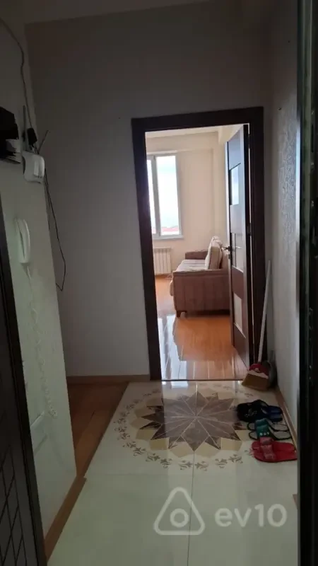 Kirayə verilir 3 otaqlı yeni tikili 75 m²