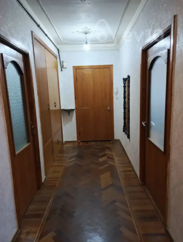 Kirayə verilir 3 otaqlı köhnə tikili 85 m²