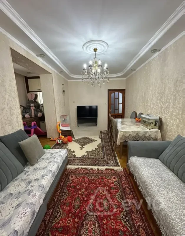 Satılır 2 otaqlı köhnə tikili 55 m²