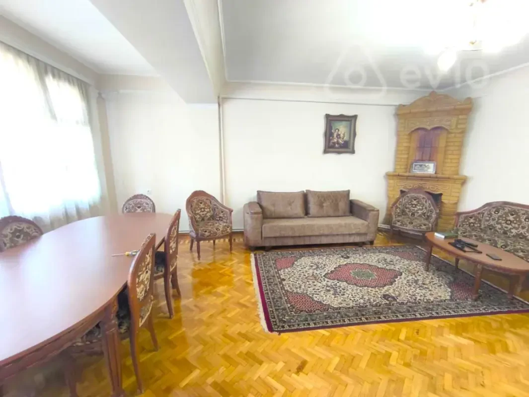 Kirayə verilir 3 otaqlı köhnə tikili 70 m²
