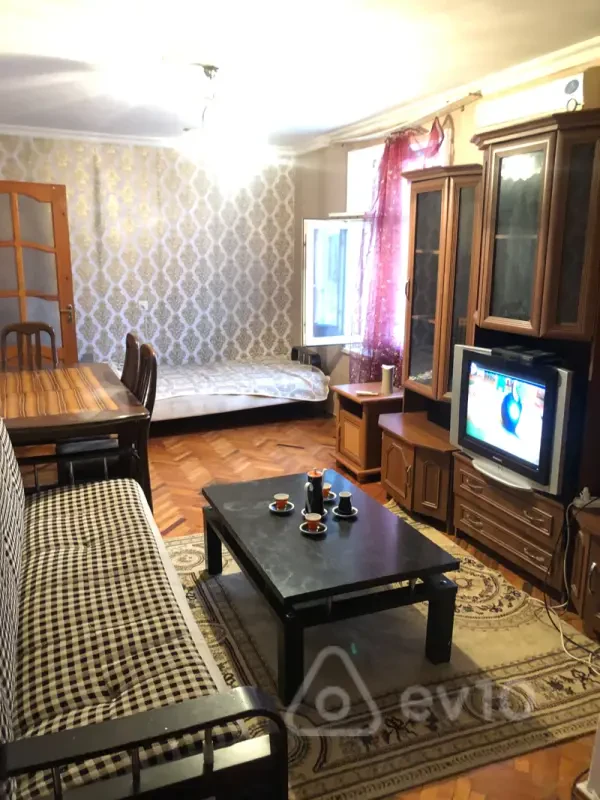 Kirayə verilir 1 otaqlı köhnə tikili 40 m²