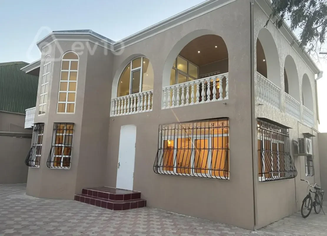 Satılır 4 otaqlı həyət evi 160 m²