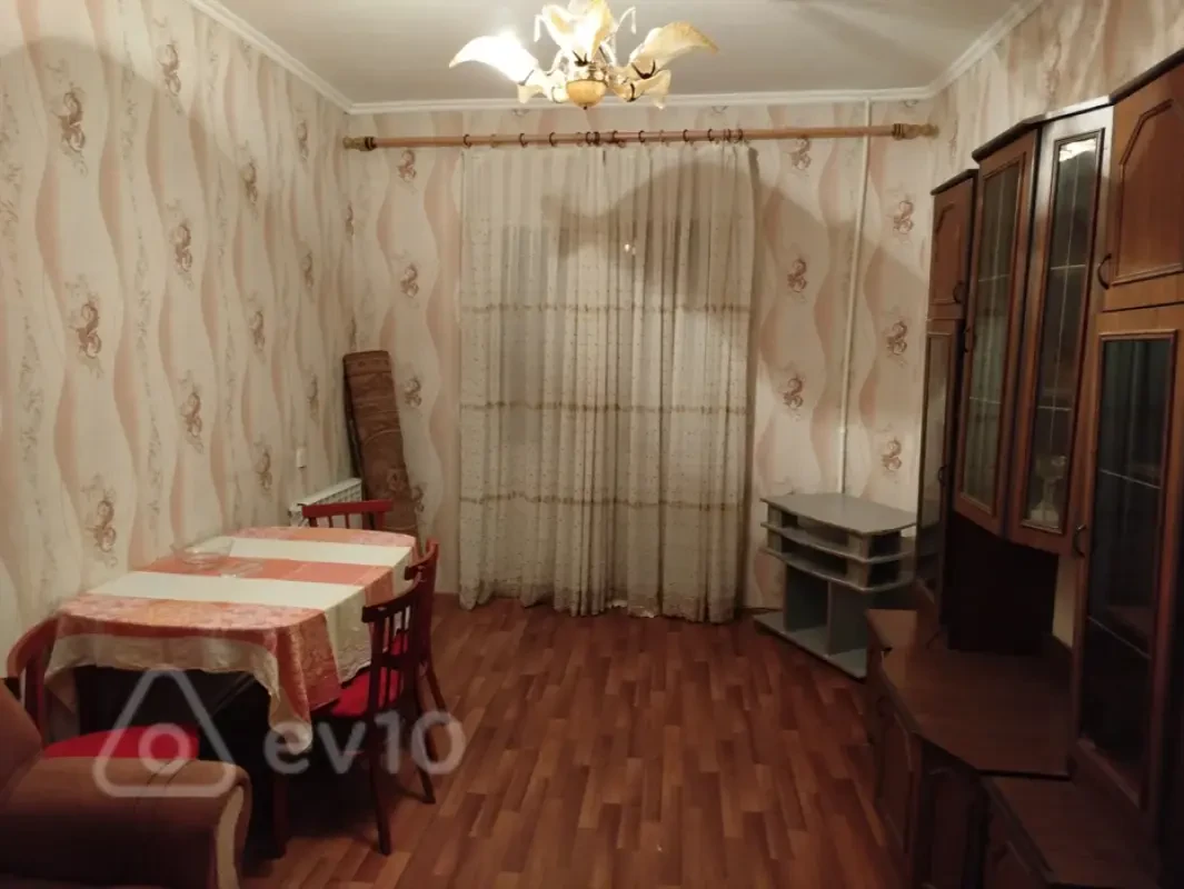 Kirayə verilir 3 otaqlı köhnə tikili 75 m²
