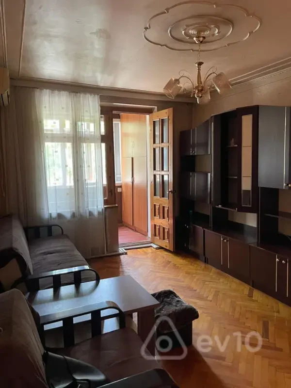 Kirayə verilir 2 otaqlı köhnə tikili 45 m²