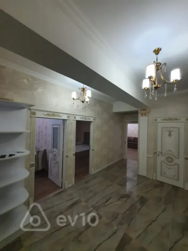 Kirayə verilir 2 otaqlı yeni tikili 110 m²