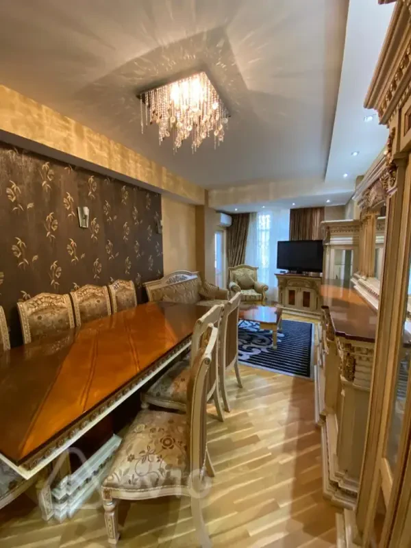 Kirayə verilir 2 otaqlı yeni tikili 100 m²