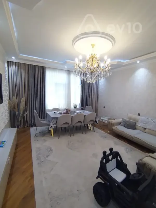 Satılır 4 otaqlı həyət evi 180 m²