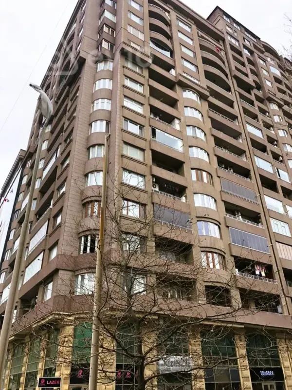 Satılır 4 otaqlı yeni tikili 192 m²