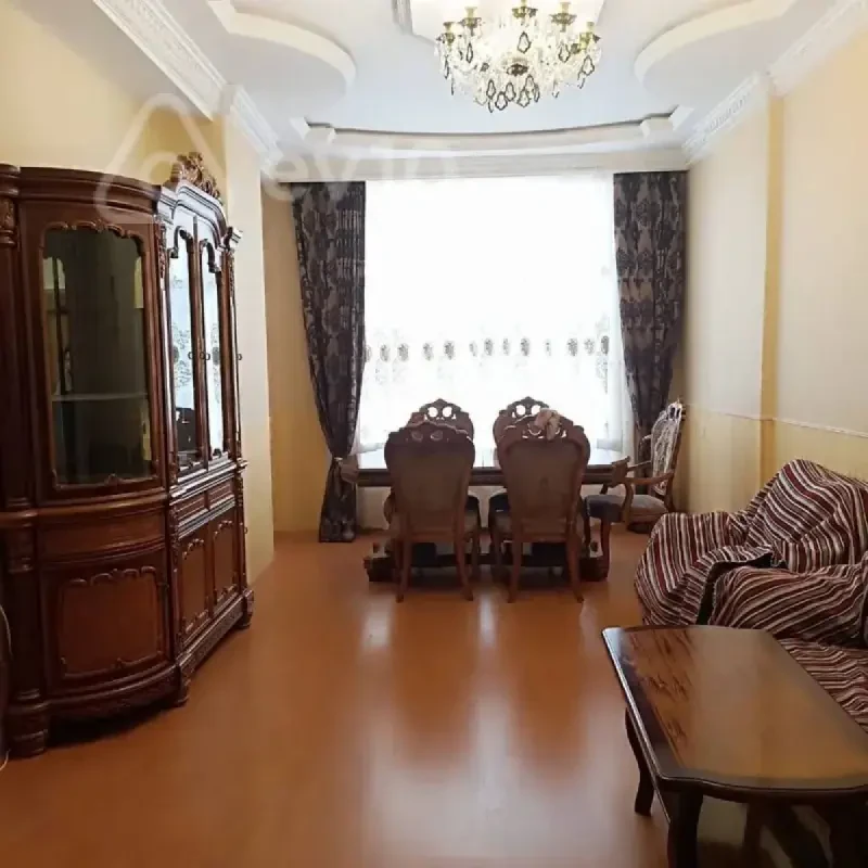 Kirayə verilir 3 otaqlı yeni tikili 130 m²