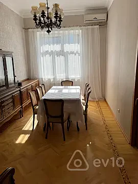 Kirayə verilir 2 otaqlı köhnə tikili 75 m² — Bakı, Səbail 2 otaq 75.00 m²