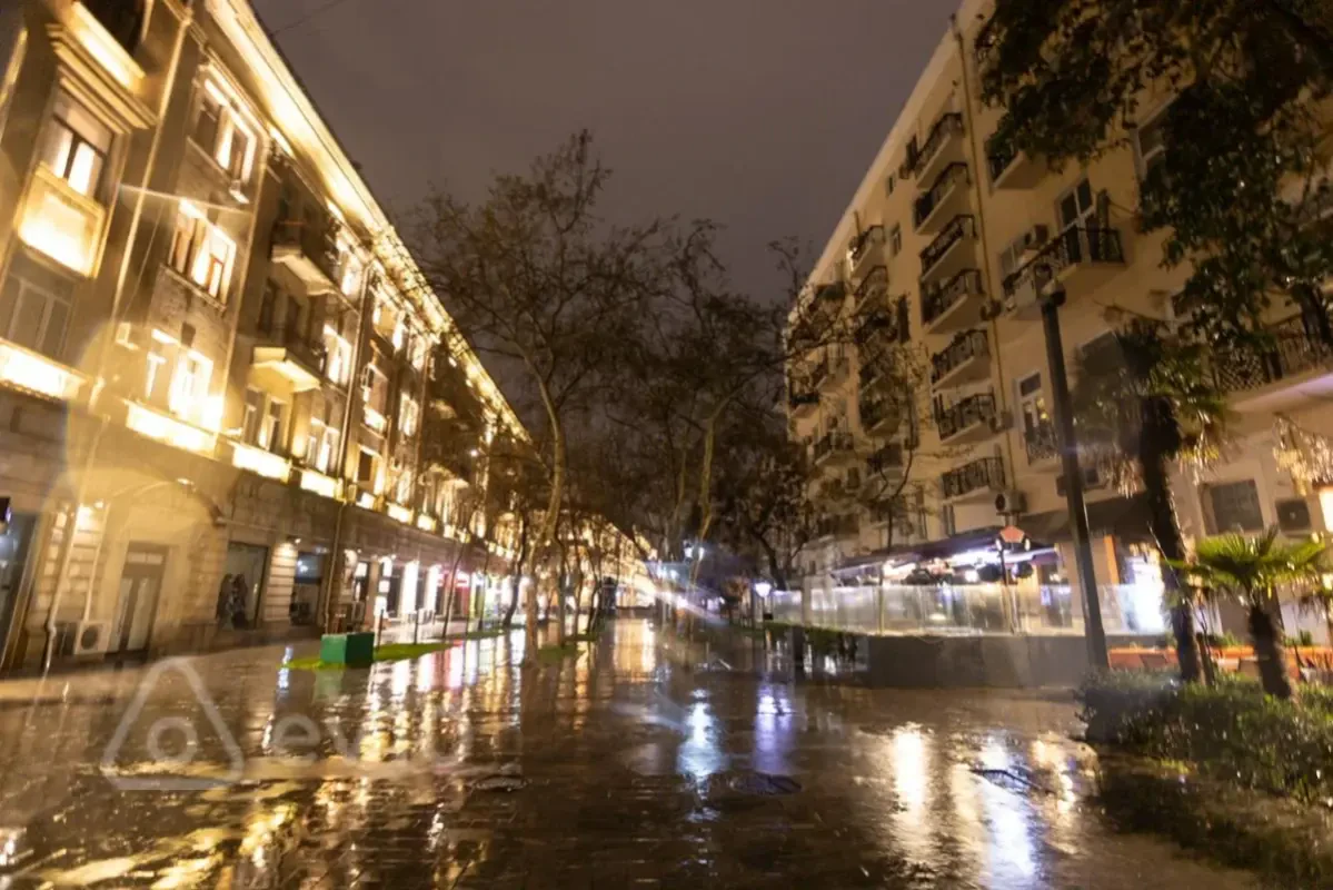 Kirayə verilir 3 otaqlı köhnə tikili 90 m²