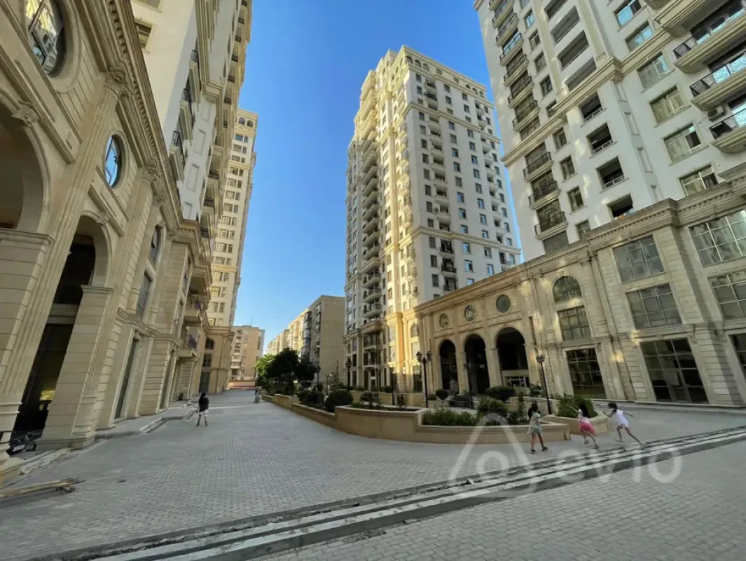 Kirayə verilir 4 otaqlı yeni tikili 150 m²